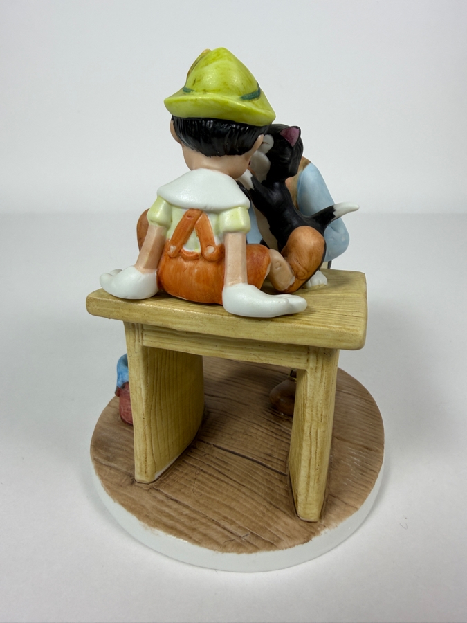 Vintage Grolier Disney's Magic Memories Limited Edition 3,187/15,000 Pinocchio, Geppetto, and Figaro Porcelain Figurine Designed By Walt Disney Artists 5.5'H [Photo 4]