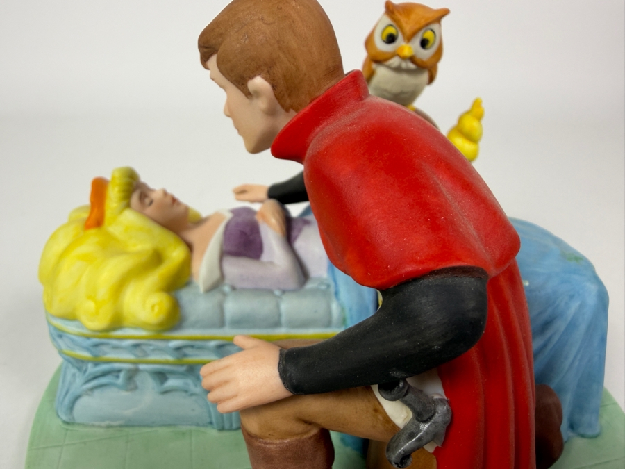 Vintage Grolier Disney Magic Memories Limited Edition 858/15,000 Worldwide Sleeping Beauty And Prince Phillip Porcelain Figurine Designed By Walt Disney Artists 4.5'H [Photo 2]