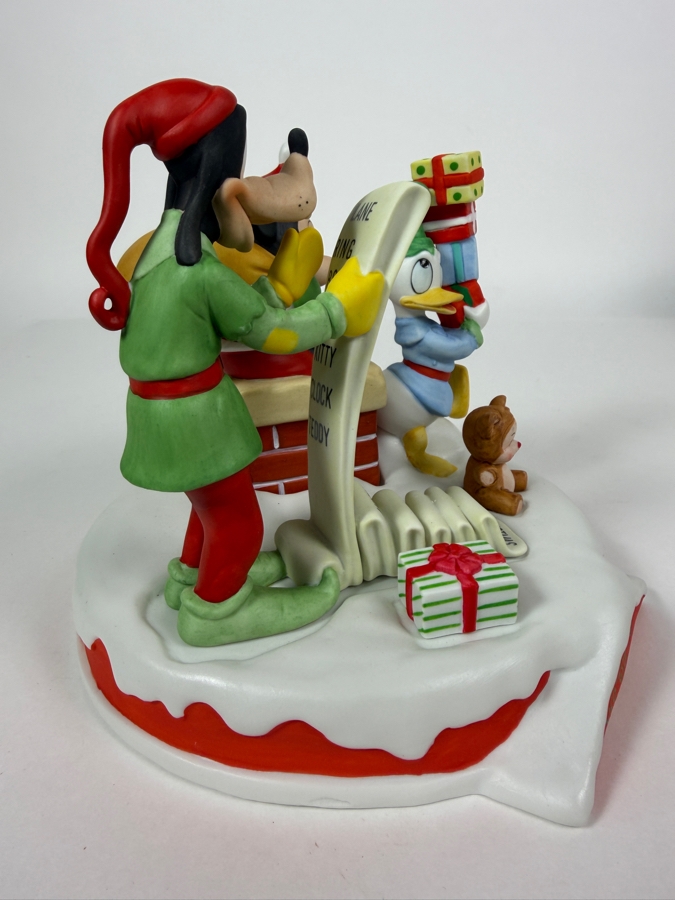 Vintage Disney Grolier 1990 Checking It Twice Mickey Mouse, Goofy, And Donald Duck Figurine 6'H [Photo 5]