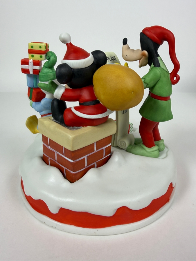 Vintage Disney Grolier 1990 Checking It Twice Mickey Mouse, Goofy, And Donald Duck Figurine 6'H [Photo 4]