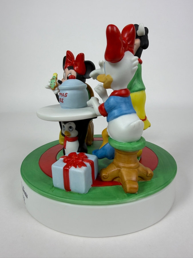 Vintage Disney Grolier Limited Edition 5,420/25,000 Worldwide 1992 Christmas Cookies Minnie Mouse, Daisy Duck, And Clarabelle Cow Figurine 6'H [Photo 2]