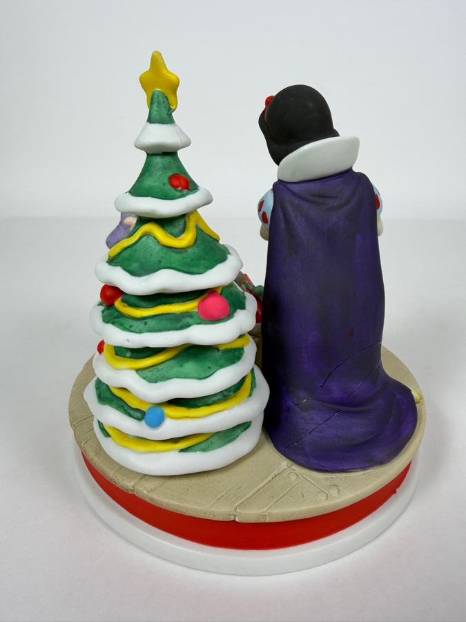 Vintage Disney Grolier Limited Edition 12,065/15,000 Worldwide 1987 Snow White's Surprise Snow White And Dopey Porcelain Figurine Designed By Walt Disney Artists 6'H [Photo 3]