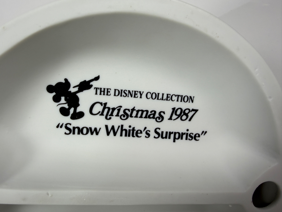 Vintage Disney Grolier Limited Edition 12,065/15,000 Worldwide 1987 Snow White's Surprise Snow White And Dopey Porcelain Figurine Designed By Walt Disney Artists 6'H [Photo 6]