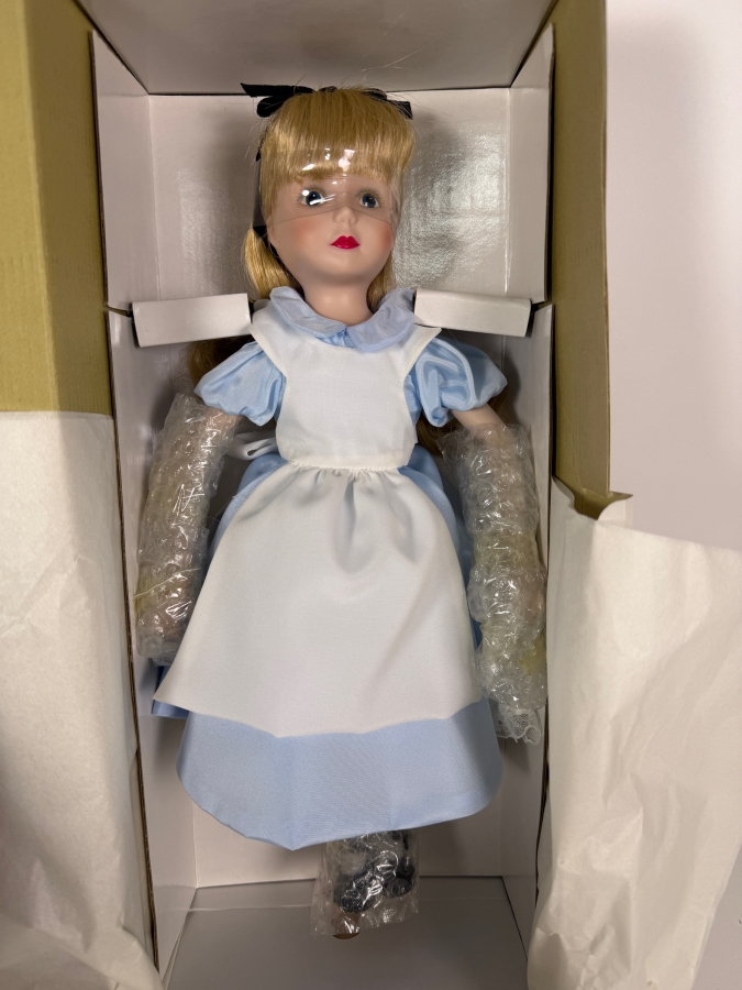 Vintage Grolier The Disney Collection Alice In Wonderland Grolier Porcelain Doll With Original Box 13'H