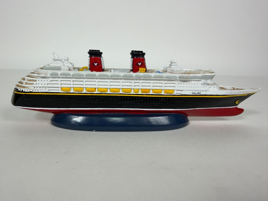Official Disney Magic Cruise Line Resin Scale Model Souvenir Display Ship 10'W X 3'H [Photo 5]