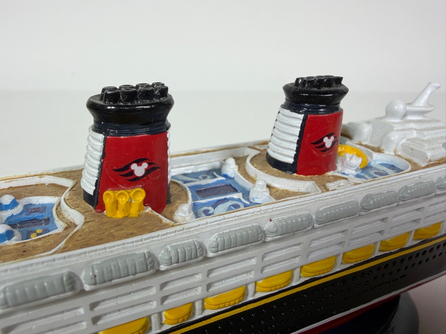 Official Disney Magic Cruise Line Resin Scale Model Souvenir Display Ship 10'W X 3'H [Photo 3]