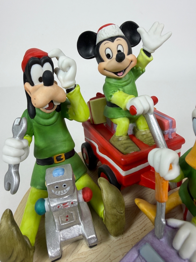 Vintage Disney Grolier Limited Edition 3,928/25,000 Worldwide 1993 Santa's Workshop Mickey Mouse, Goofy, And Donald Duck Figurine 6'H [Photo 3]