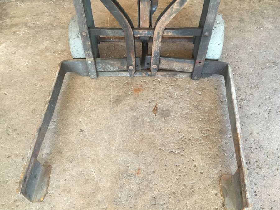 Vintage Yaeger and Sons / Maken Industrial Clamp Truck - Retails For $667 [Photo 4]