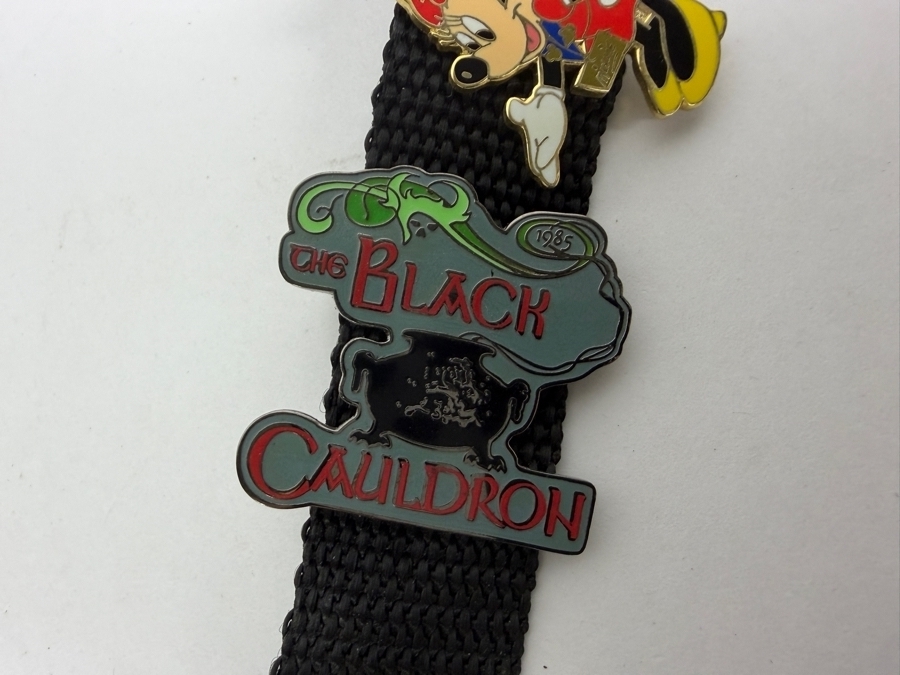 Vintage Walt Disney World Pin Trading Lanyard Featuring Assorted Disney Trading Pins From Innoventions Hunchback Of Notre Dame The Black Cauldron And 100 Years Of Magic [Photo 8]