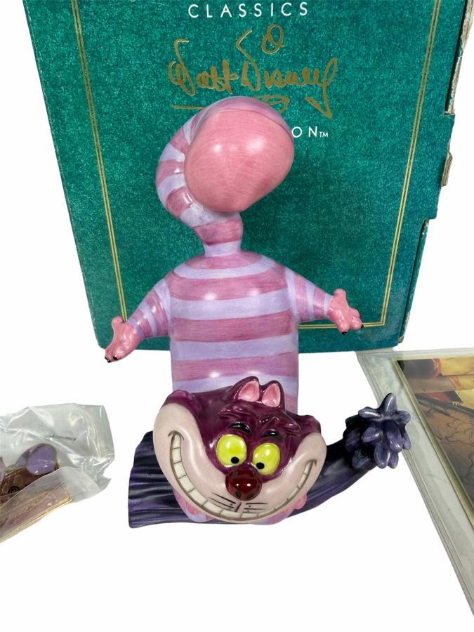 Walt Disney Classics Collection Alice In Wonderland Cheshire Cat Stand By Me Figurine In Original Box With Certificate Of Authenticity 4.5'H
