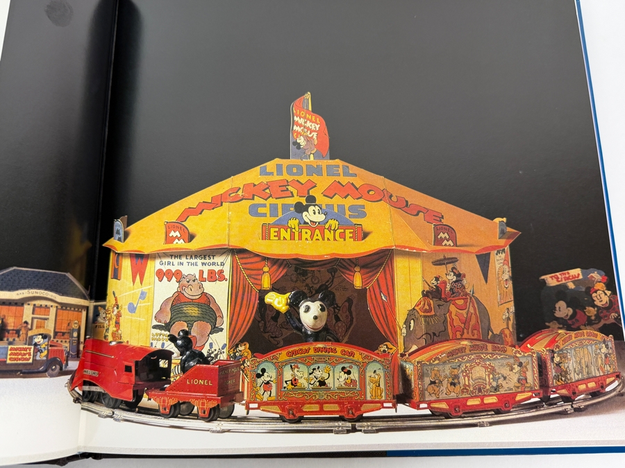 Walt Disney's Mickey Mouse Memorabilia: The Vintage Years 1928-1938 By Bevis Hillier And Bernard C. Shine Hardcover Book [Photo 9]