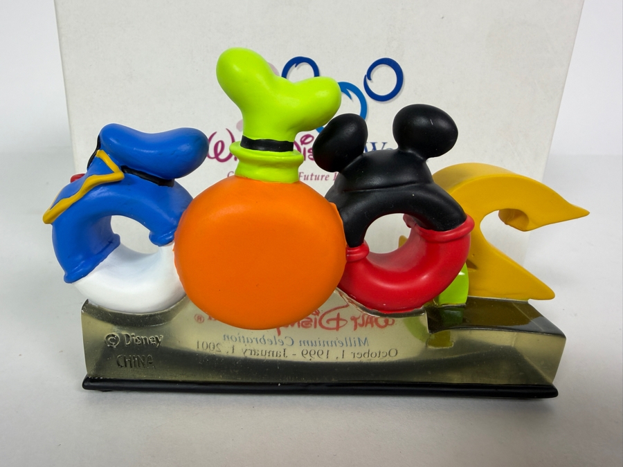 Vintage Walt Disney World Millennium Celebration 2000 Fab 4 Resin Desk Clock Figurine In Original Box 4.5'W X 3'H [Photo 3]