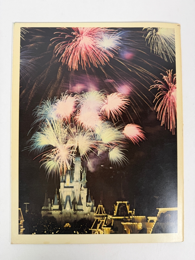 Vintage 1975 America On Parade Souvenir Program Book Celebrating The United States Bicentennial At Disneyland And Walt Disney World  [Photo 4]