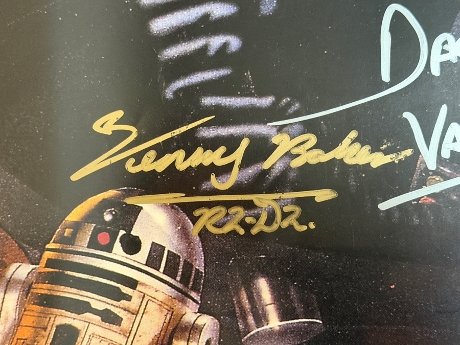 Vintage 1977 Star Wars Style D Rare Signed Poster By Carrie Fisher, George Lucas, Mark Hamill, Harrison Ford, Kenny Baker, Peter Mayhew, David Prowse, James Earl Jones, Rick Baker, Anthony Daniels And Phil Brown Framed 28.5 X 42.5 [Photo 15]