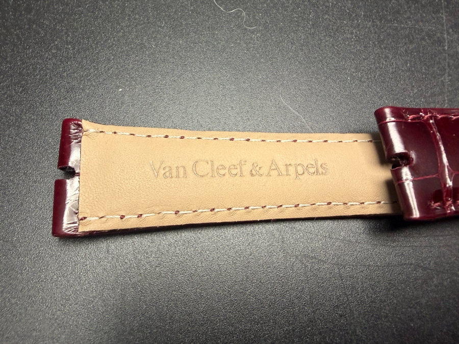 Van Cleef & Arpels 18k Gold Men's Watch With Original Box And Extra Leather Watch Band No. 145597 302032 43.6g Retails $11,000 [Photo 12]