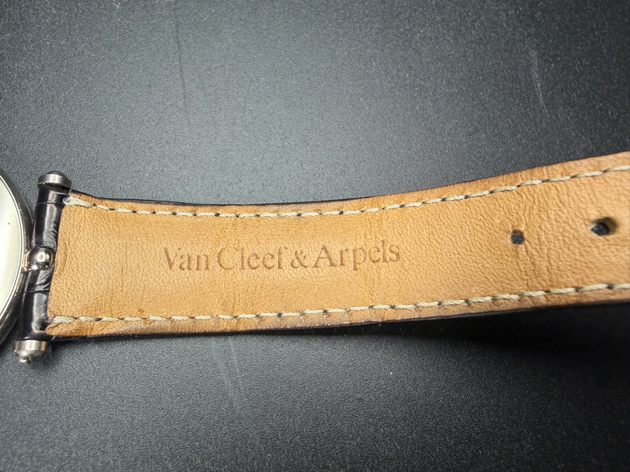Van Cleef & Arpels 18k Gold Men's Watch With Original Box And Extra Leather Watch Band No. 145597 302032 43.6g Retails $11,000 [Photo 10]