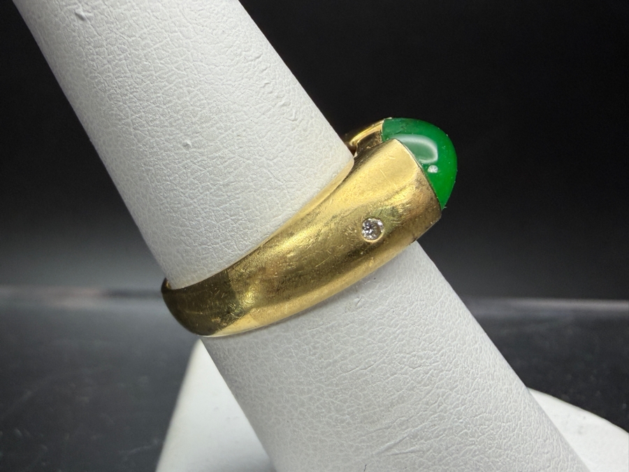 18k Gold Men's Green Jade Ring Accented With (2) .01 Diamonds Est. .02cttw Size 7 5.9g Retails $3,800 [Photo 6]