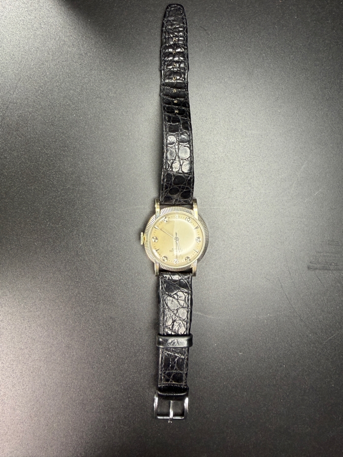 Men's 18k Gold Waffle Bezel Le Couture Watch Case # 26292 Movement # 493 17 Jewels Automatic Watch Cased And Timed In USA Circa 1950s Running Condition Retails $7,000 [Photo 5]