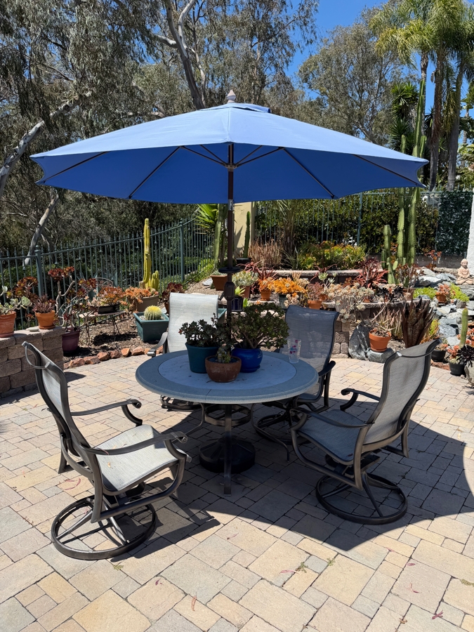 Tropitone Outdoor Patio Set With Round Table, Umbrella And (4) Swivel Rocker Chairs [Photo 4]