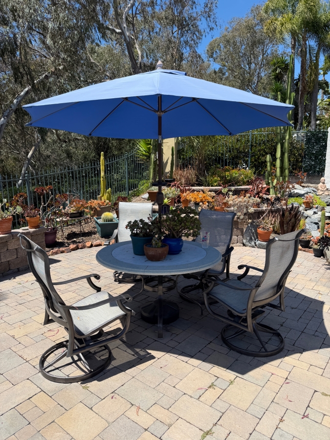 Tropitone Outdoor Patio Set With Round Table, Umbrella And (4) Swivel Rocker Chairs [Photo 3]
