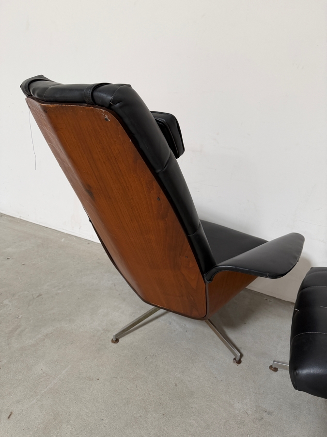 Vintage Mid-Century Modern George Mulhauser Mr. Chair Lounge Chair And Ottoman For Plycraft In Black Leatherette (See Photos For Several Small Tears) [Photo 5]