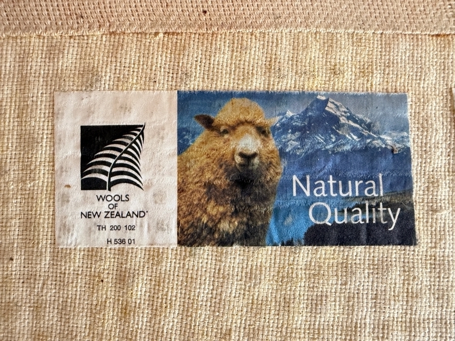 Just Added - DellaRobbia 'Cosmos' 100% New Zealand Pure Wool Area Rug 9' X 6' [Photo 5]