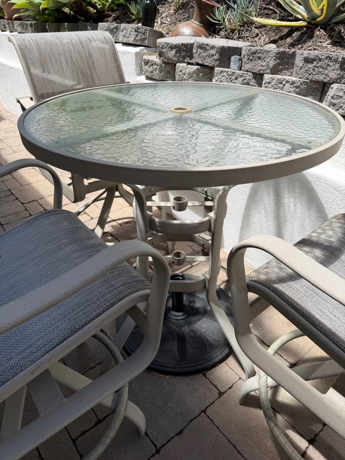 Just Added - Tropitone Furniture Bistro Set With Tropitone Table 36W X 37H And (3) Tropitone Swivel Chairs [Photo 5]