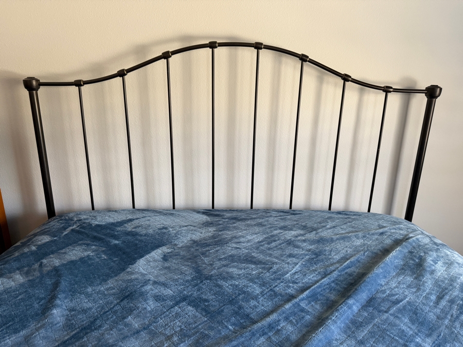 Just Added - Metal Garden Cal King Bed With Arched Headboard (Mattress, Boxspring And Bedding Not Included) 78 X 80 [Photo 3]