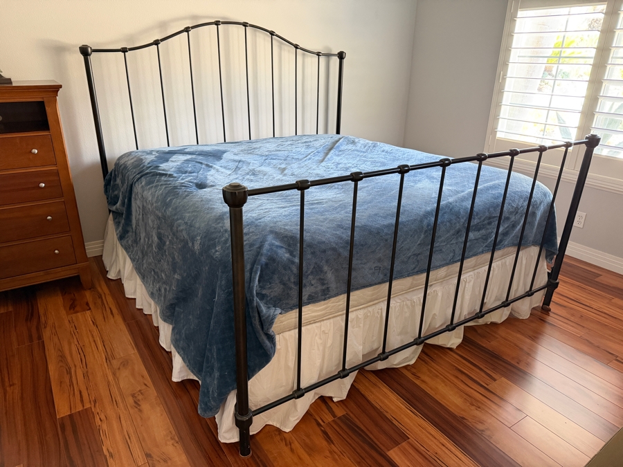 Just Added - Metal Garden Cal King Bed With Arched Headboard (Mattress, Boxspring And Bedding Not Included) 78 X 80 [Photo 2]