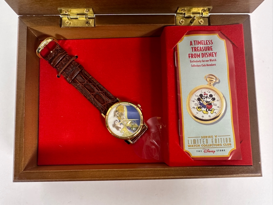 Disney Collectors Club Series V Snow White Limited Edition Fossil Watch And Music Box With Commemorative Mickey Pin [Photo 2]