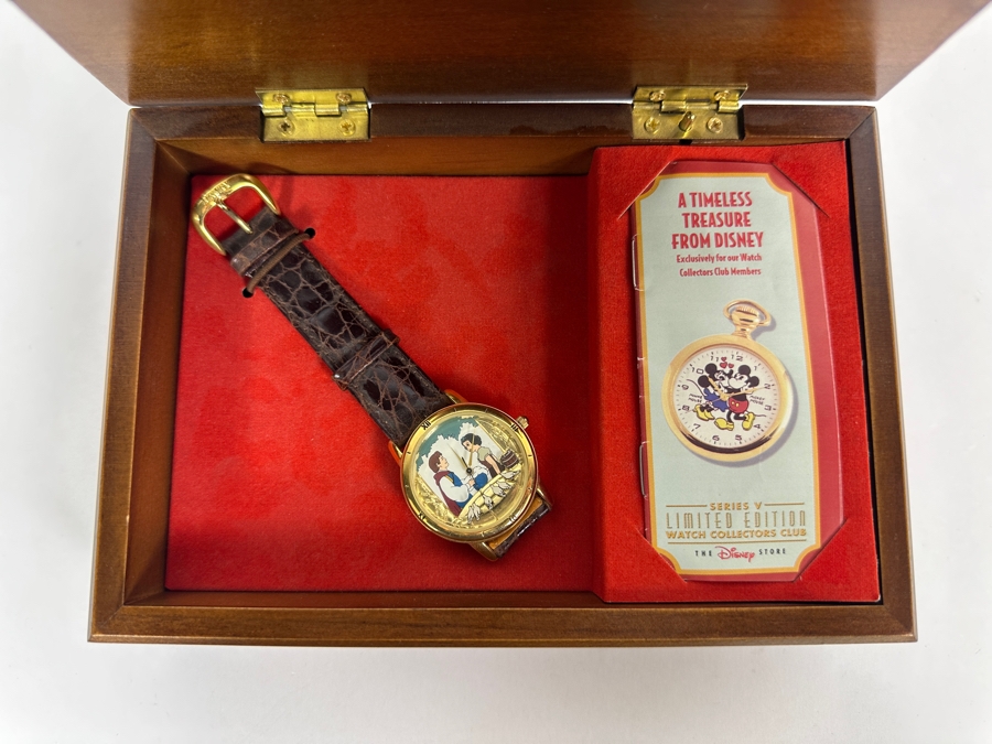 Disney Snow White And The Prince Fossil Limited Edition Of 7,500 Series V Music Box WatchCopy [Photo 2]