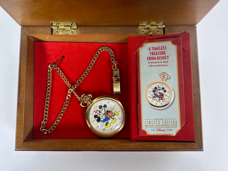 Disney Watch Collectors Club Series V Mickey And Minnie Mouse Pocket Watch Music Box [Photo 2]
