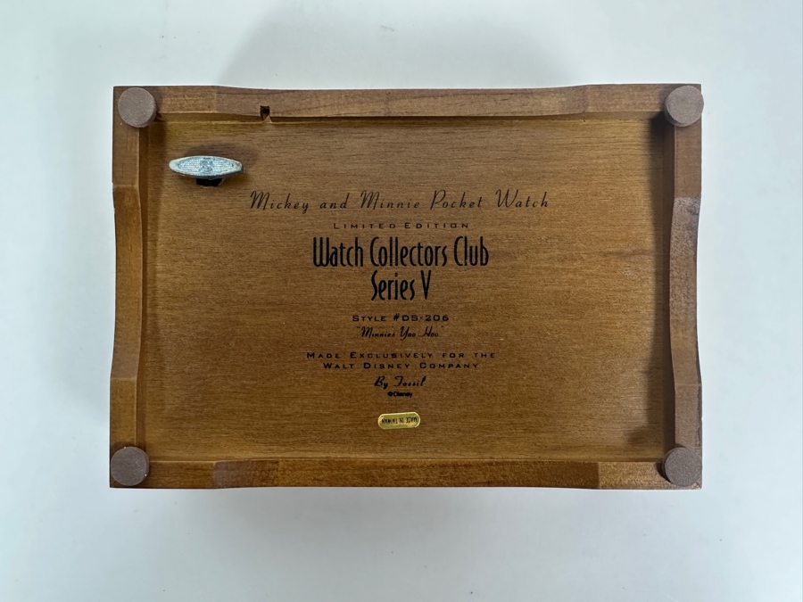 Disney Watch Collectors Club Series V Mickey And Minnie Mouse Pocket Watch Music Box [Photo 6]