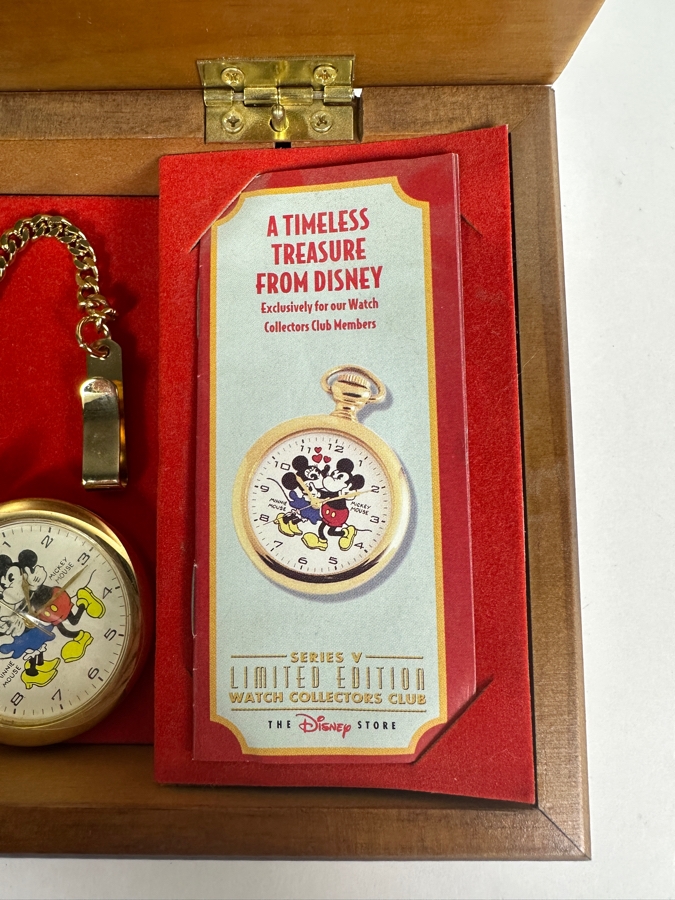 Disney Watch Collectors Club Series V Mickey And Minnie Mouse Pocket Watch Music Box [Photo 4]