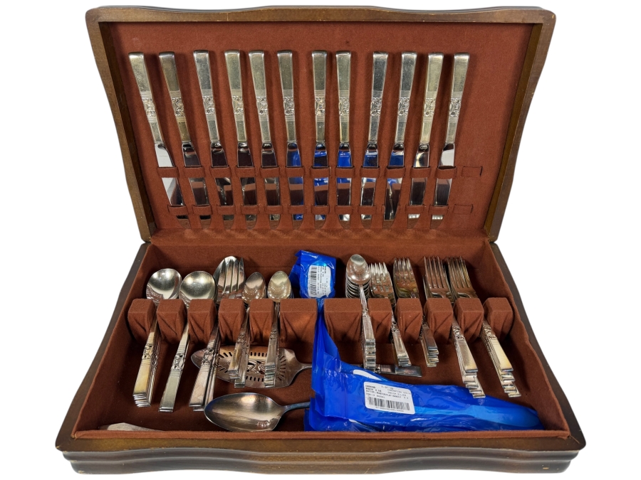 Just Added - Boxed Oneida Silver Silverplate Community Flatware Service For Approximately 12 With Serving Pieces 19W X 11.5D X 3.25H - See Photos