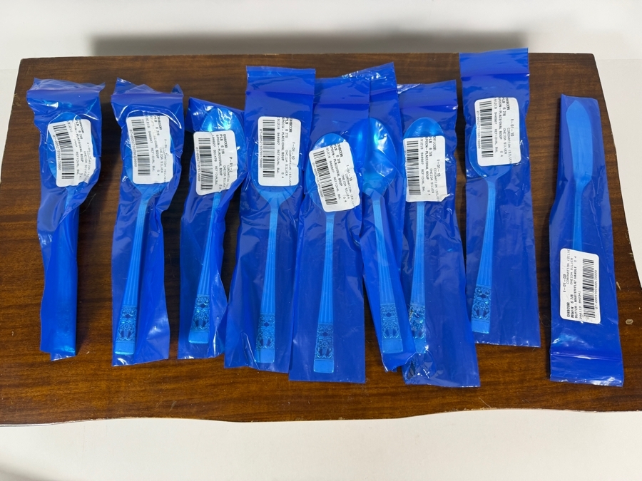 Just Added - Boxed Oneida Silver Silverplate Community Flatware Service For Approximately 12 With Serving Pieces 19W X 11.5D X 3.25H - See Photos [Photo 8]