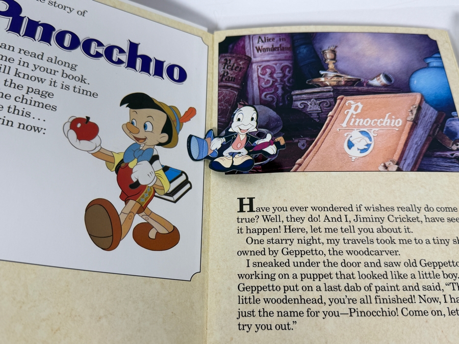 Just Added - (4) Walt Disney Pop-Up Books: Pinocchio, Beauty And The Beast, Snow White And The Seven Dwarfs And Aladdin [Photo 4]