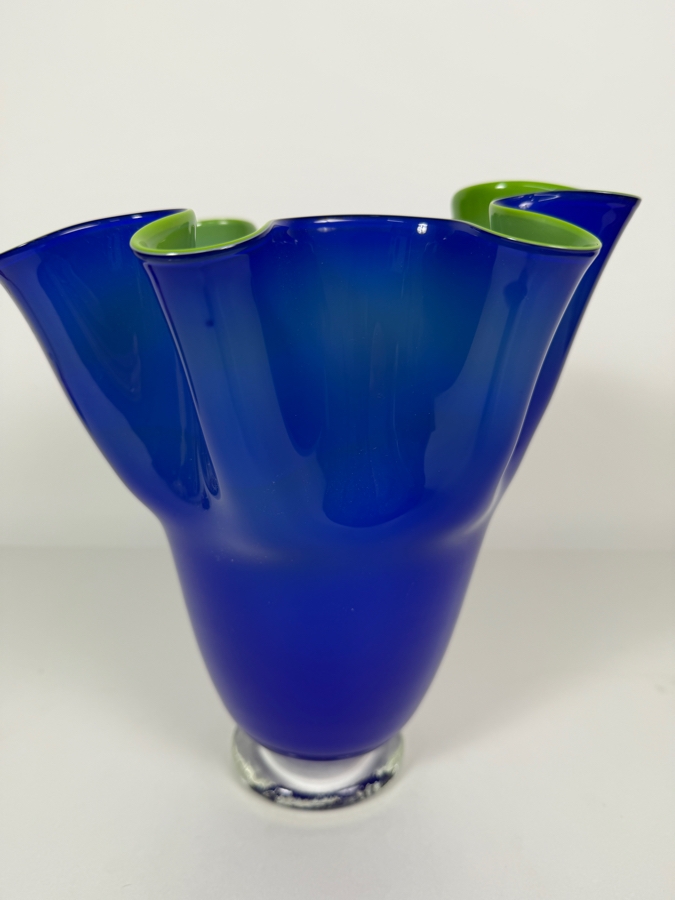 Just Added - Gorgeous Designs Art Glass Handkerchief Vase 10'H [Photo 2]