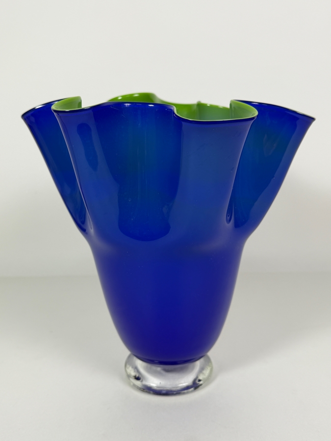 Just Added - Gorgeous Designs Art Glass Handkerchief Vase 10'H [Photo 4]