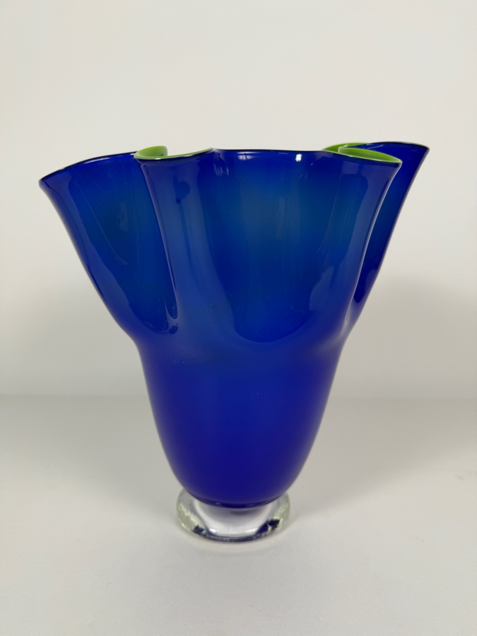 Just Added - Gorgeous Designs Art Glass Handkerchief Vase 10'H [Photo 3]