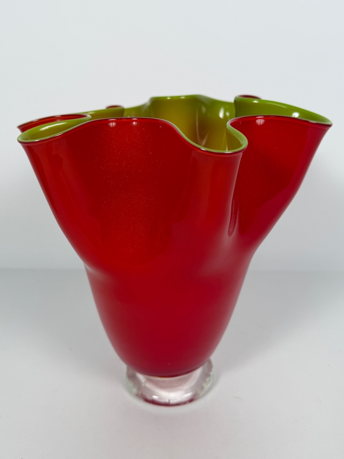 Just Added - Gorgeous Designs Art Glass Handkerchief Vase 9.25'H [Photo 4]