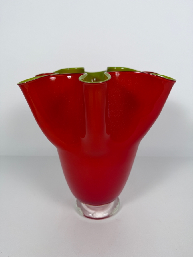 Just Added - Gorgeous Designs Art Glass Handkerchief Vase 9.25'H [Photo 2]