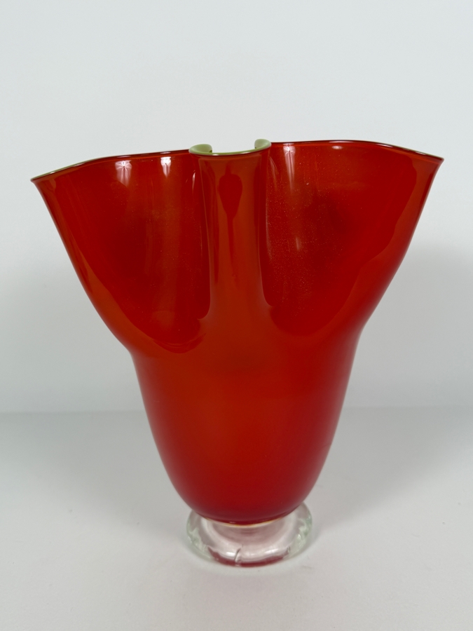 Just Added - Gorgeous Designs Art Glass Handkerchief Vase 9.25'H [Photo 3]