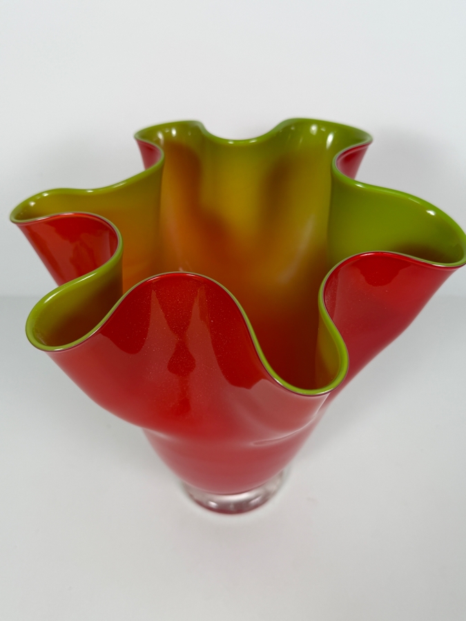 Just Added - Gorgeous Designs Art Glass Handkerchief Vase 9.25'H [Photo 5]