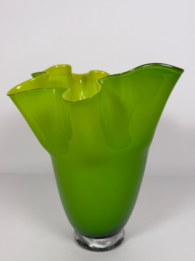 Just Added - Gorgeous Designs Art Glass Handkerchief Vase 10'H [Photo 2]