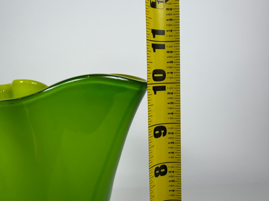 Just Added - Gorgeous Designs Art Glass Handkerchief Vase 10'H [Photo 6]