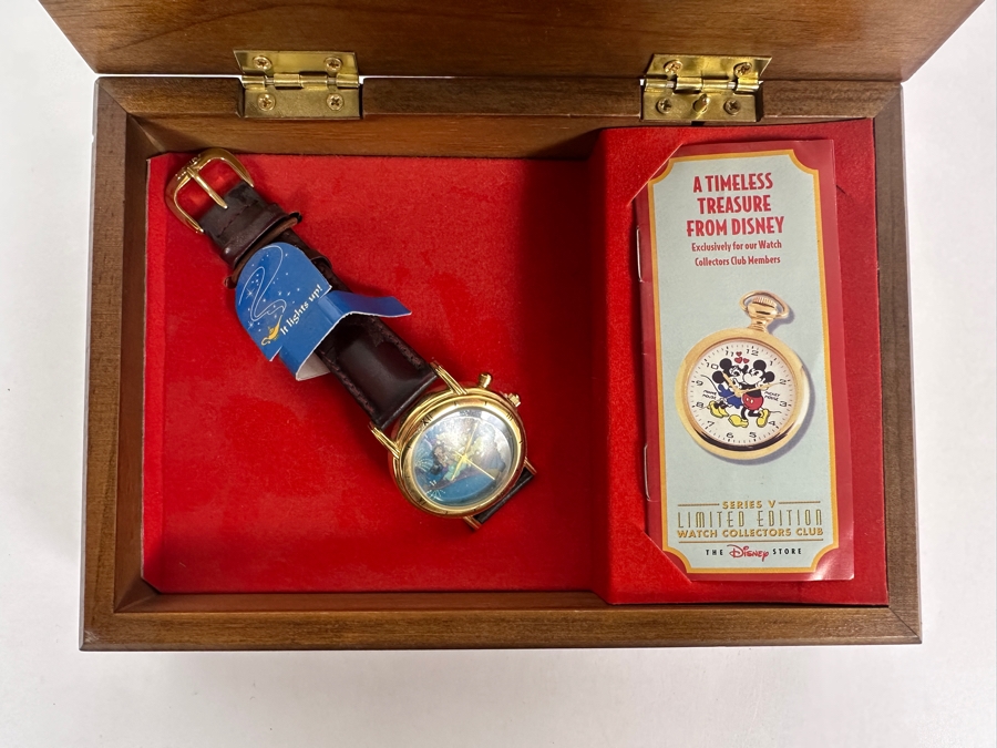 Disney Aladdin Limited Edition Watch Collectors Club Series V Music Box And Wristwatch

 [Photo 2]