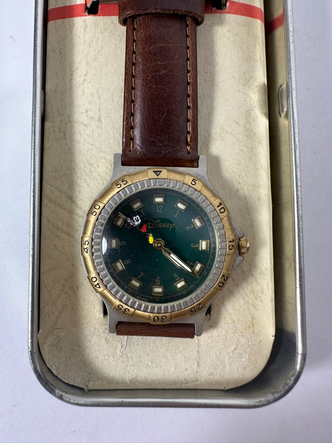 Disney Mickey Mouse The Disney Store Limited Edition Fossil Watch With Collector Tin [Photo 3]