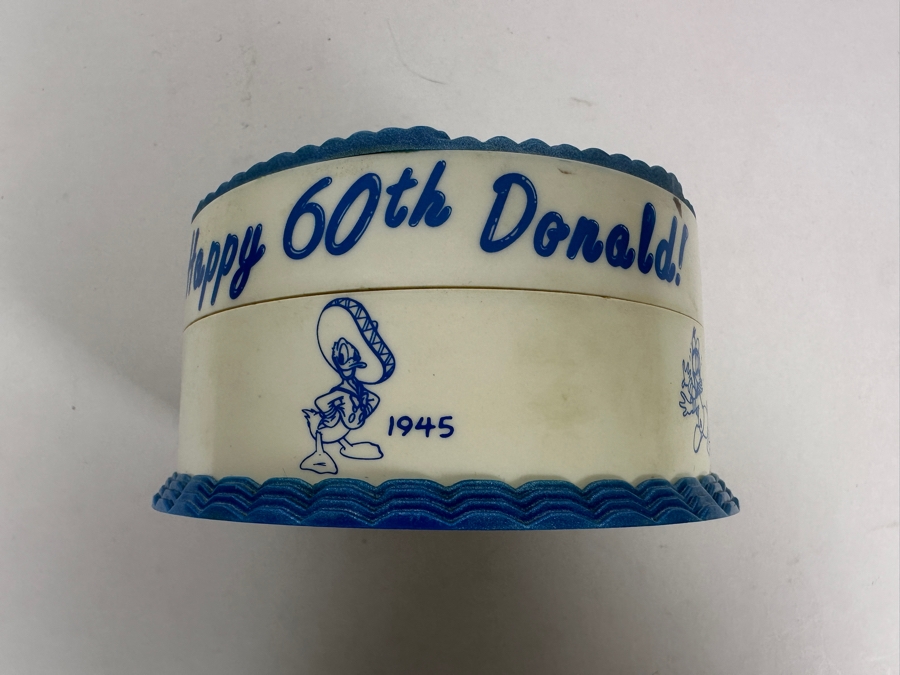 Disney Donald Duck 60th Anniversary Limited Edition Fossil Watch With Commemorative Display Case [Photo 5]