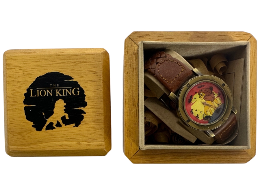 Disney The Lion King Limited Edition Fossil Watch With Mufasa Dial And Wooden Collector Box